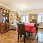 3 Bedroom Pet Friendly In * Col