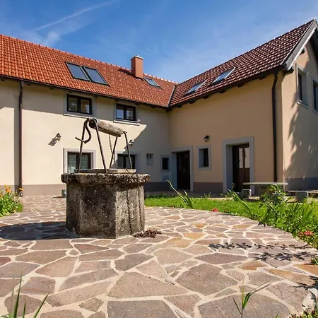 3 Bedroom Pet Friendly In *