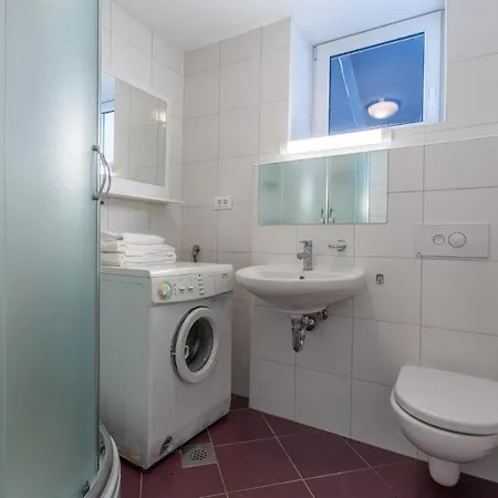 3 Bedroom Pet Friendly In