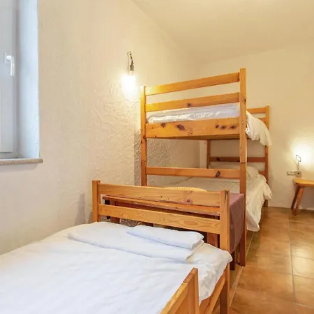 3 Bedroom Pet Friendly In Zoll