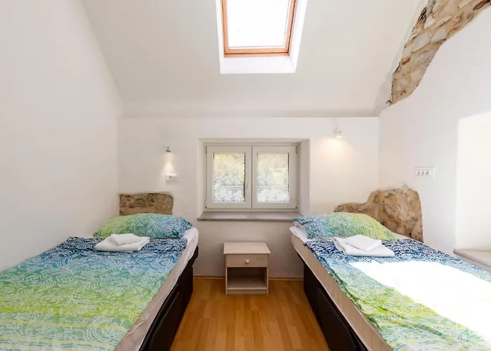 3 Bedroom Pet Friendly In * Zoll