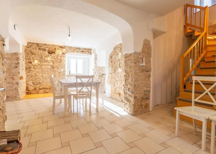 3 Bedroom Pet Friendly In