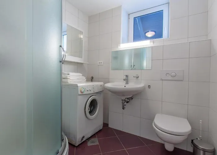 3 Bedroom Pet Friendly In